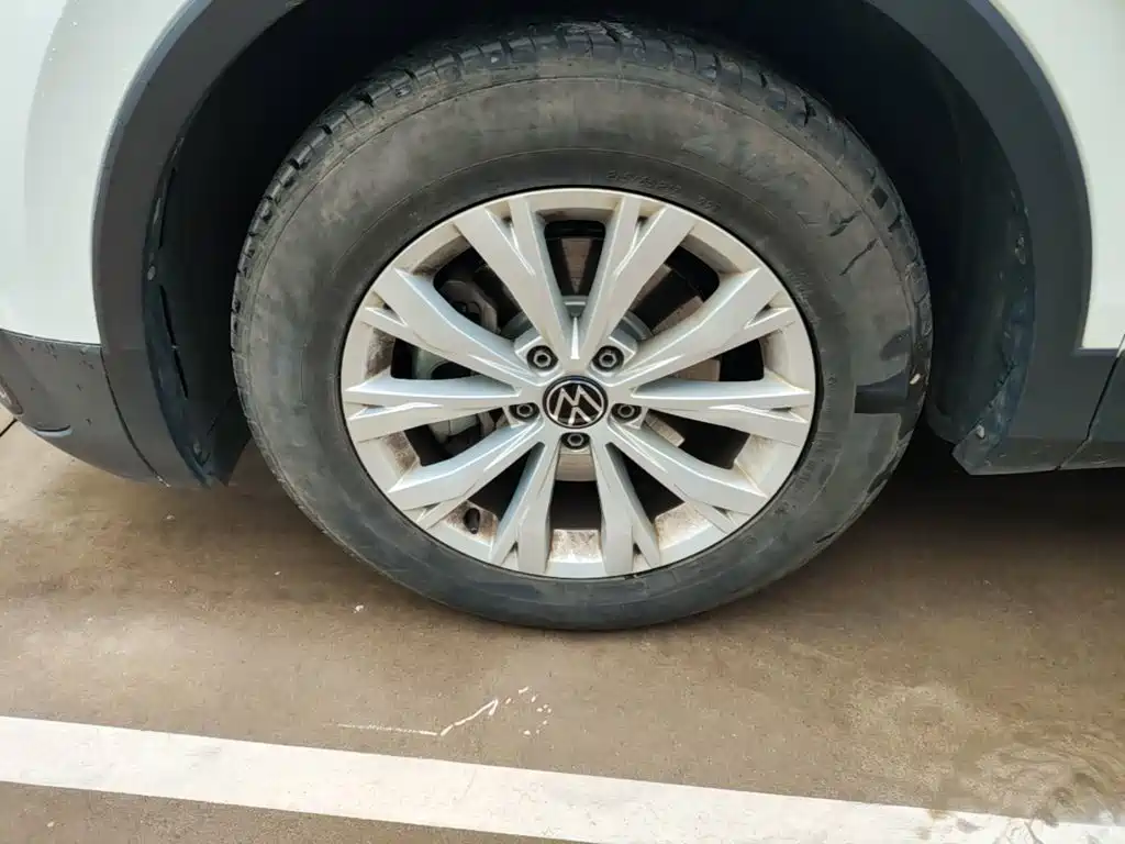 Volkswagen Tiguan L — миниатюра 23