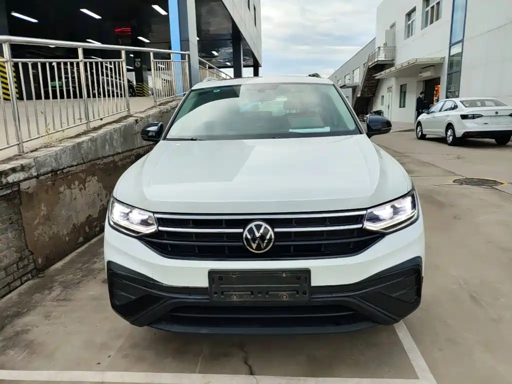 Volkswagen Tiguan L — миниатюра 3