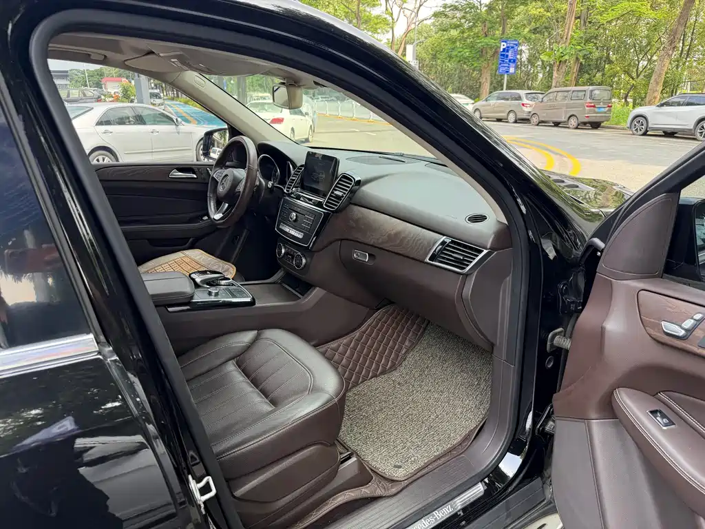 Mercedes-Benz GLE (Import) — миниатюра 14