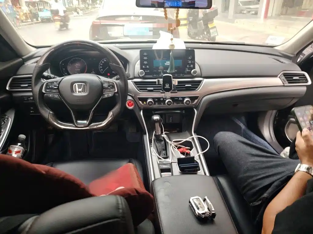 Honda Accord — миниатюра 13