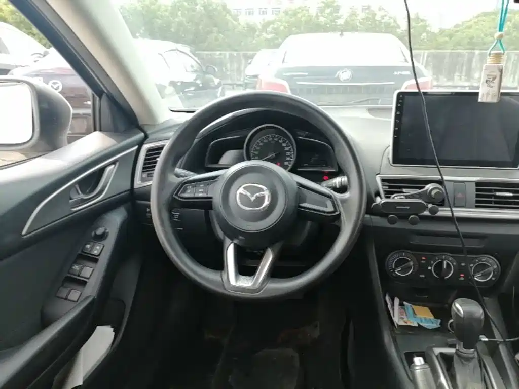 Mazda 3 Axela — миниатюра 11