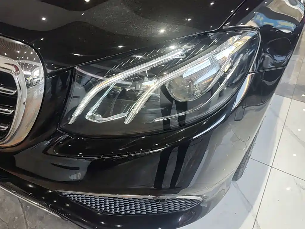 Mercedes-Benz E-Class — миниатюра 24