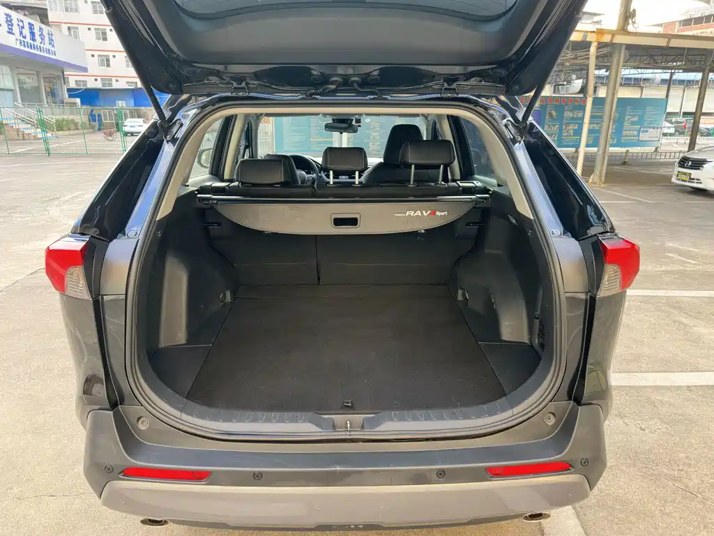 Toyota RAV4 — миниатюра 17