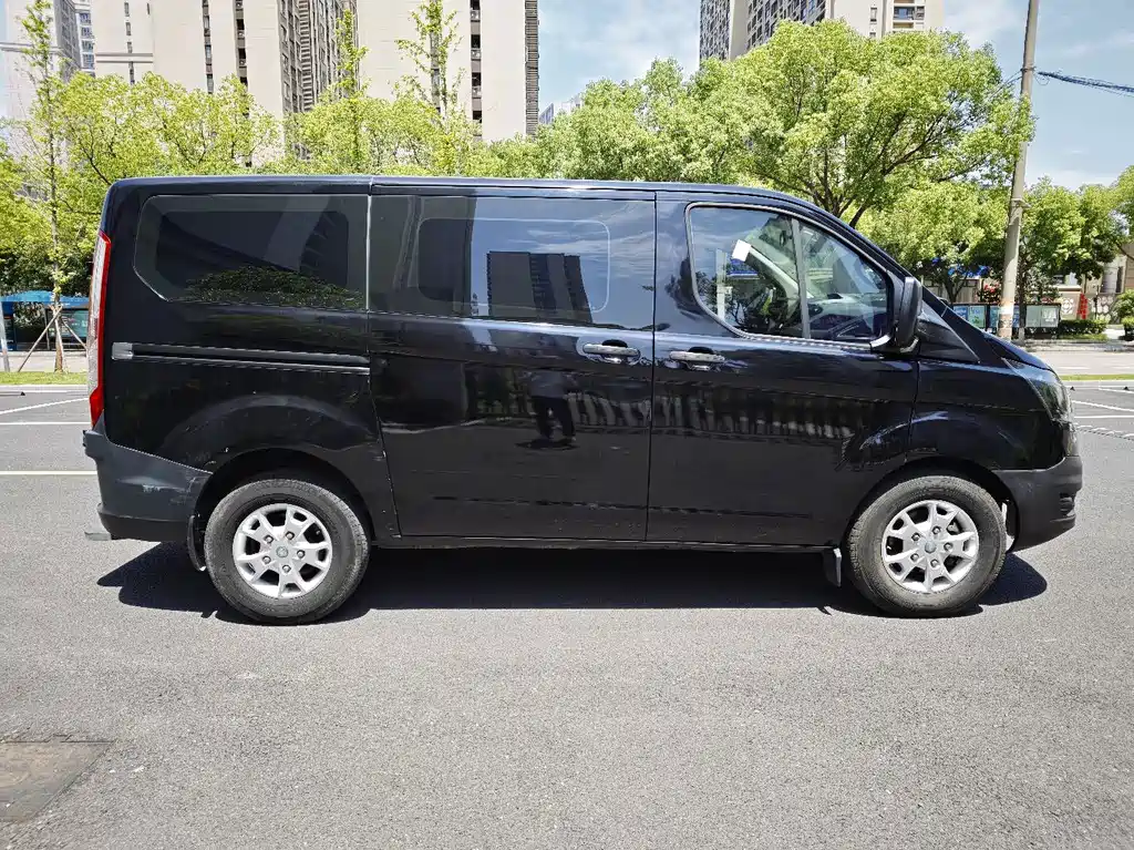 Ford Transit — миниатюра 4