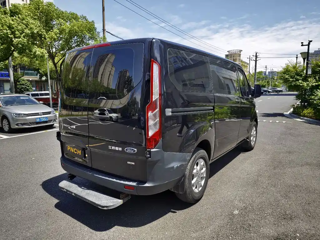 Ford Transit — миниатюра 15