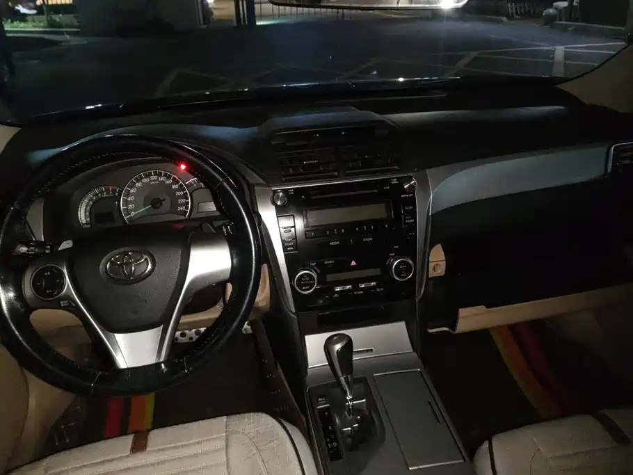 Toyota Camry — миниатюра 10