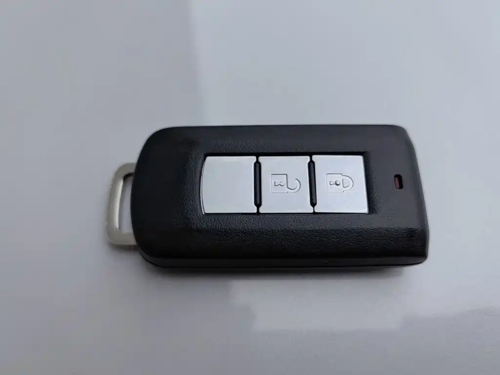 Mitsubishi Pajero Sport (Import) — миниатюра 19
