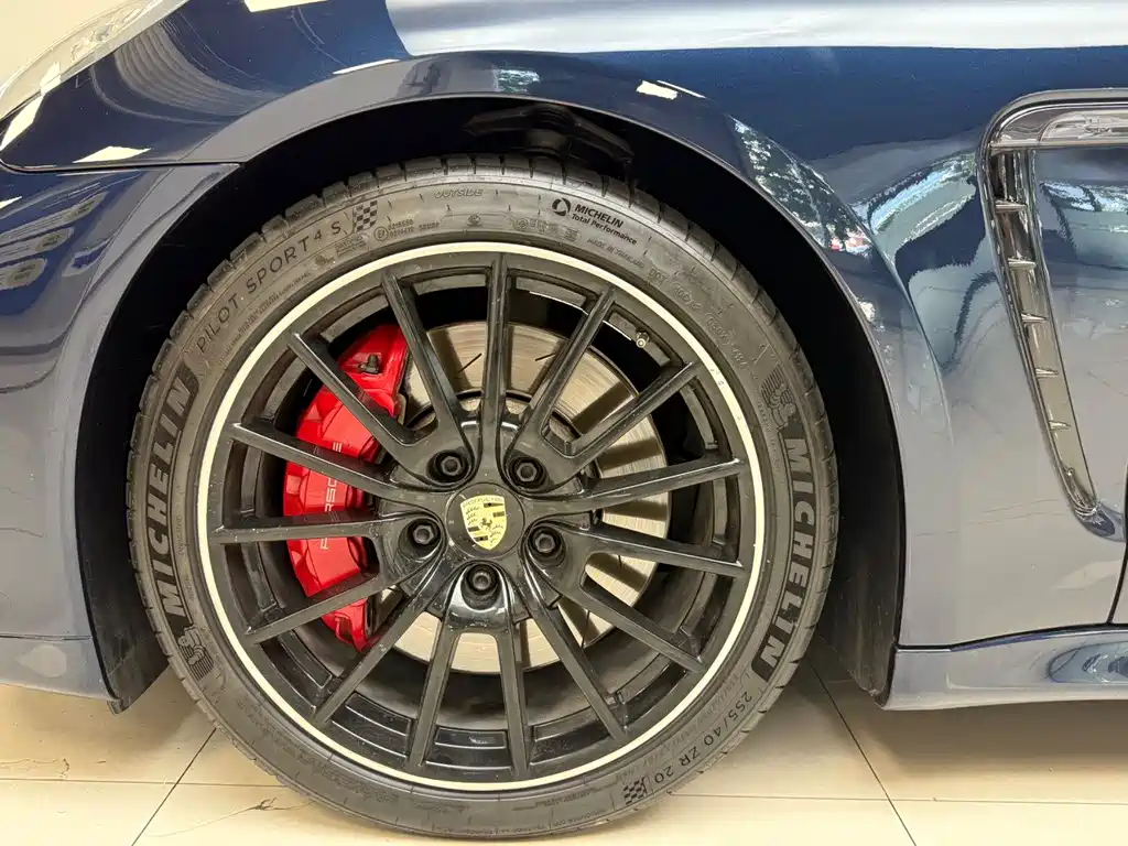 Porsche Panamera 2010 Panamera Turbo 4.8T