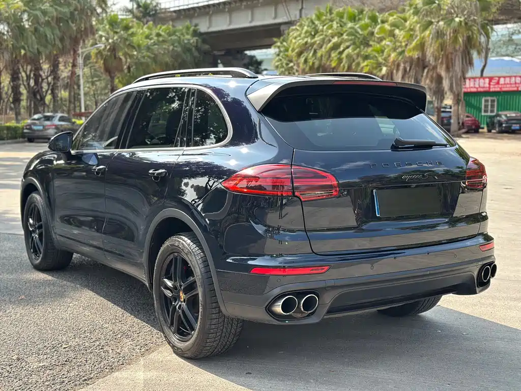 Porsche Cayenne — миниатюра 9