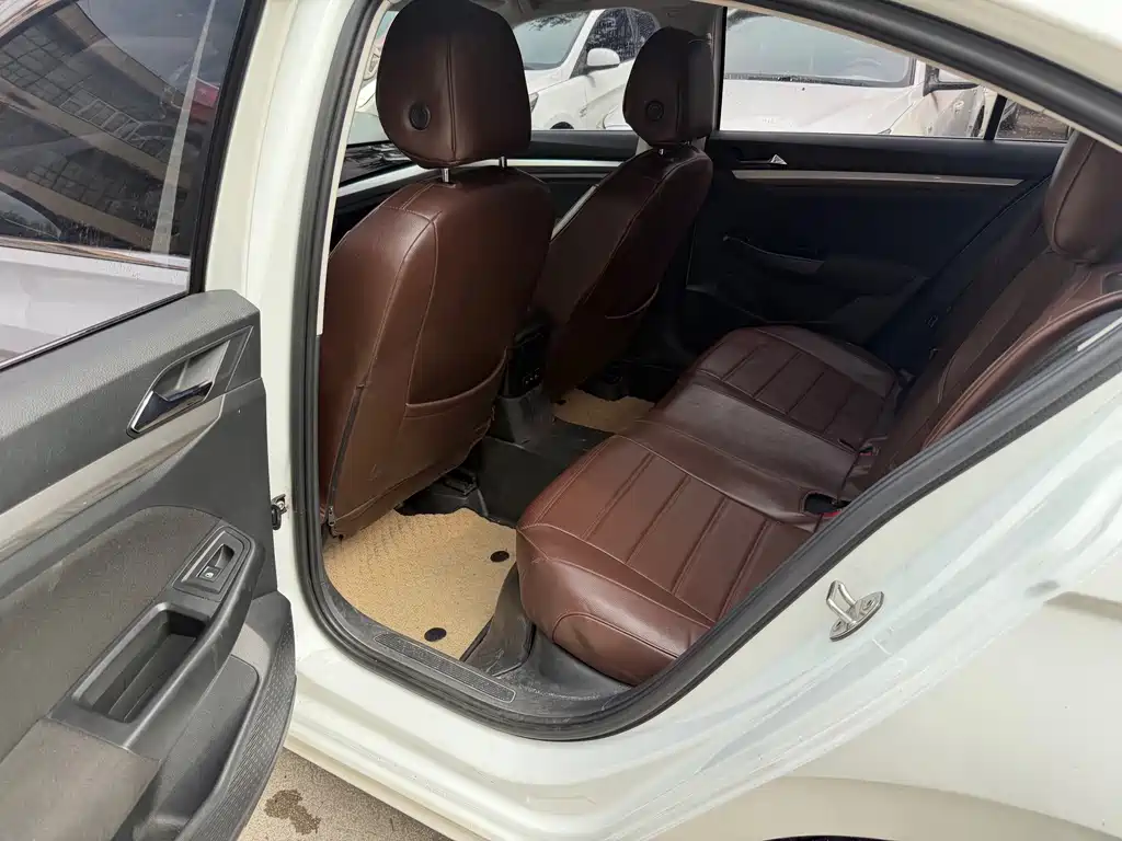 Volkswagen Bora — миниатюра 4
