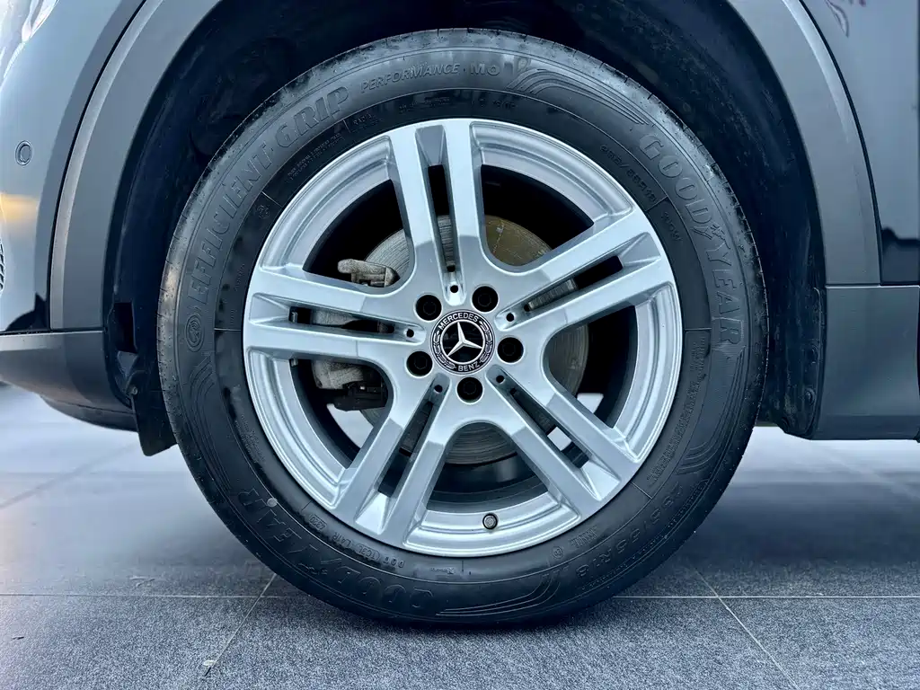 Mercedes-Benz GLB — миниатюра 13