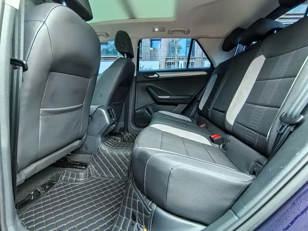 VOLKSWAGEN T ROC EXPLORING SONGS