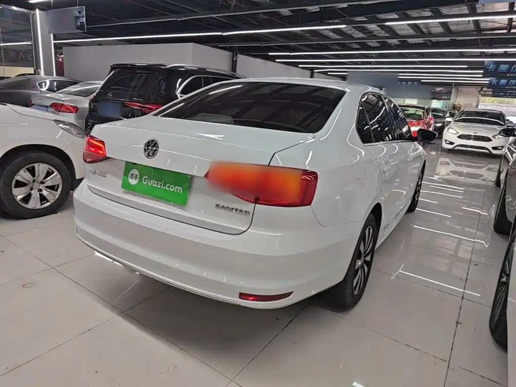 Volkswagen Sagitar — миниатюра 7