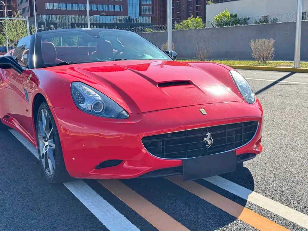 Ferrari California T 2012 4.3L