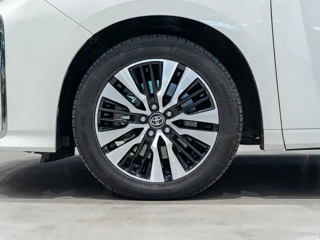 Toyota Alphard — миниатюра 16