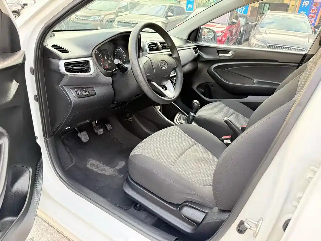 Hyundai Verna — миниатюра 4