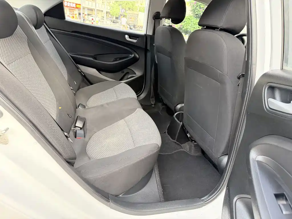 Hyundai Verna — миниатюра 8