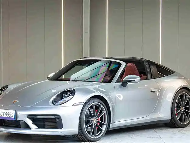 Porsche 911 2023
