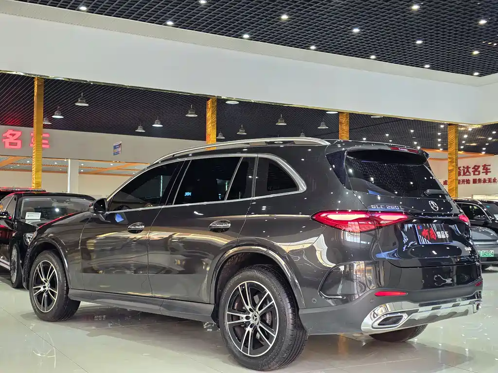 MERCEDES-BENZ GLC
