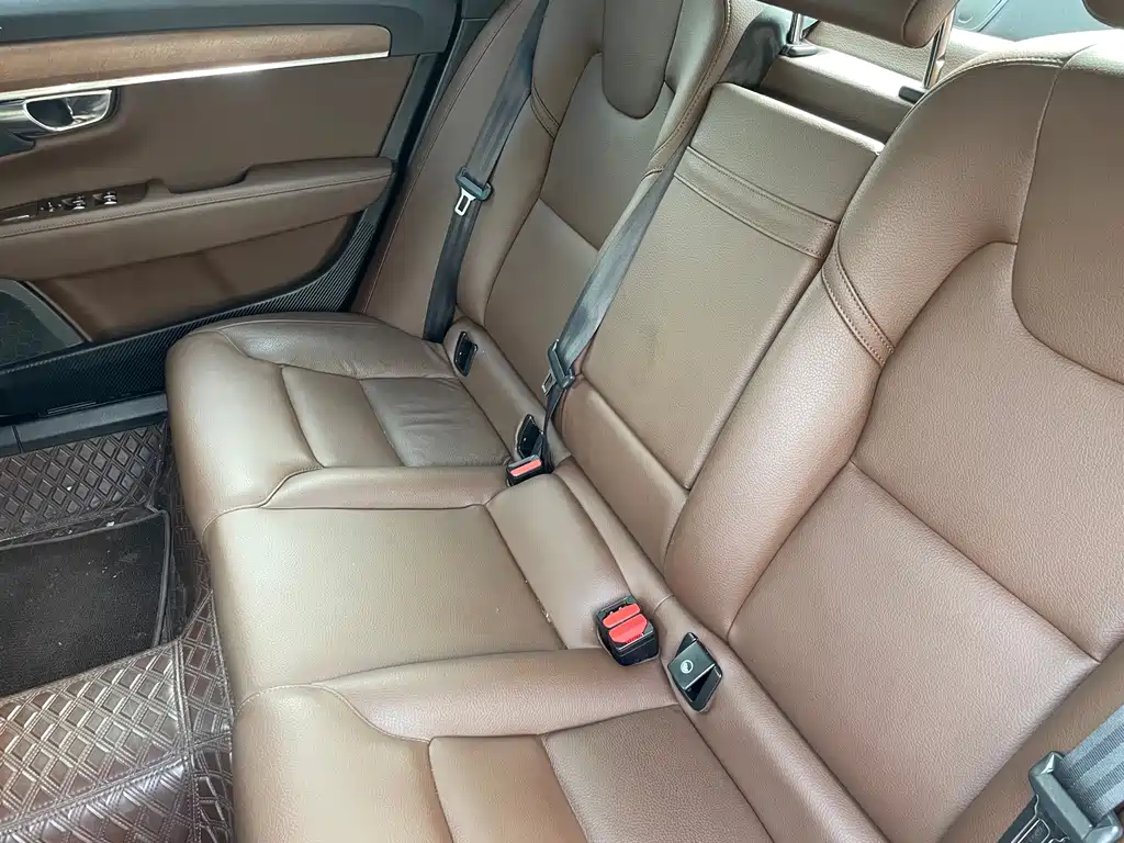 Volvo S90 — миниатюра 9