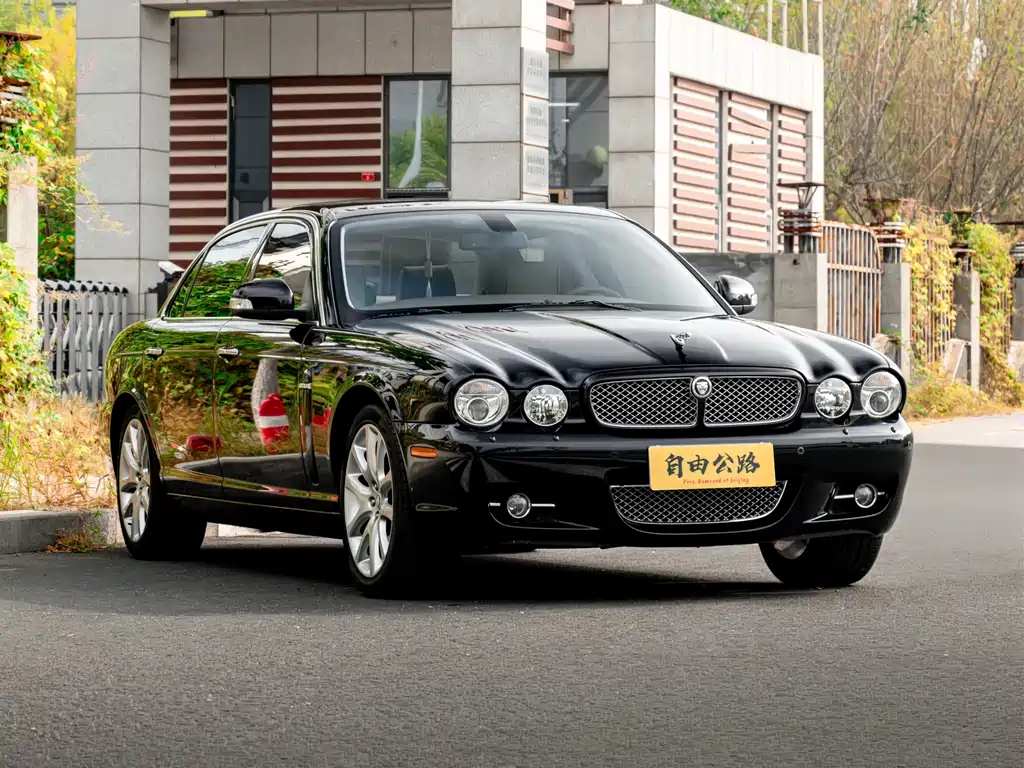 Jaguar XJ — миниатюра 3