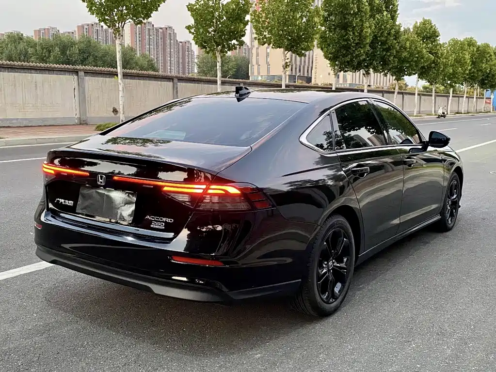 Honda Accord — миниатюра 15