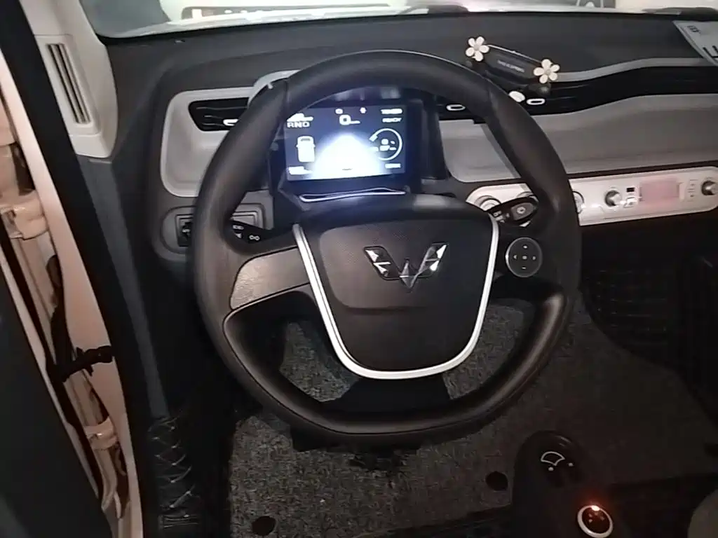 Wuling MINIEV — миниатюра 11