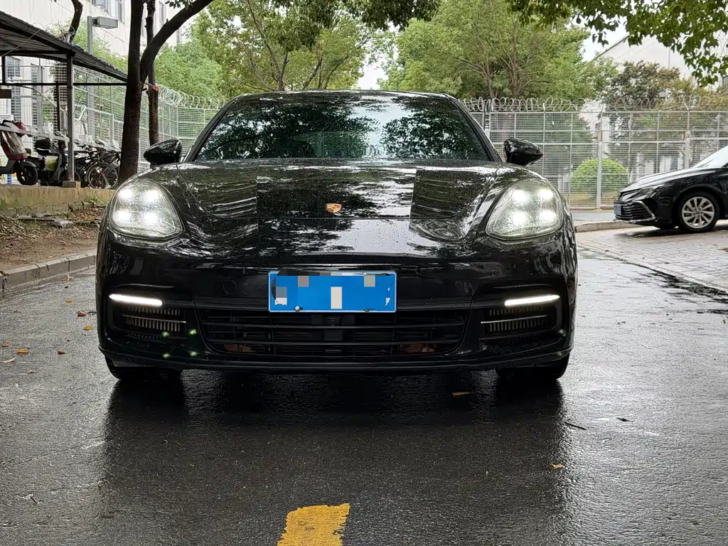 Porsche Panamera — миниатюра 2