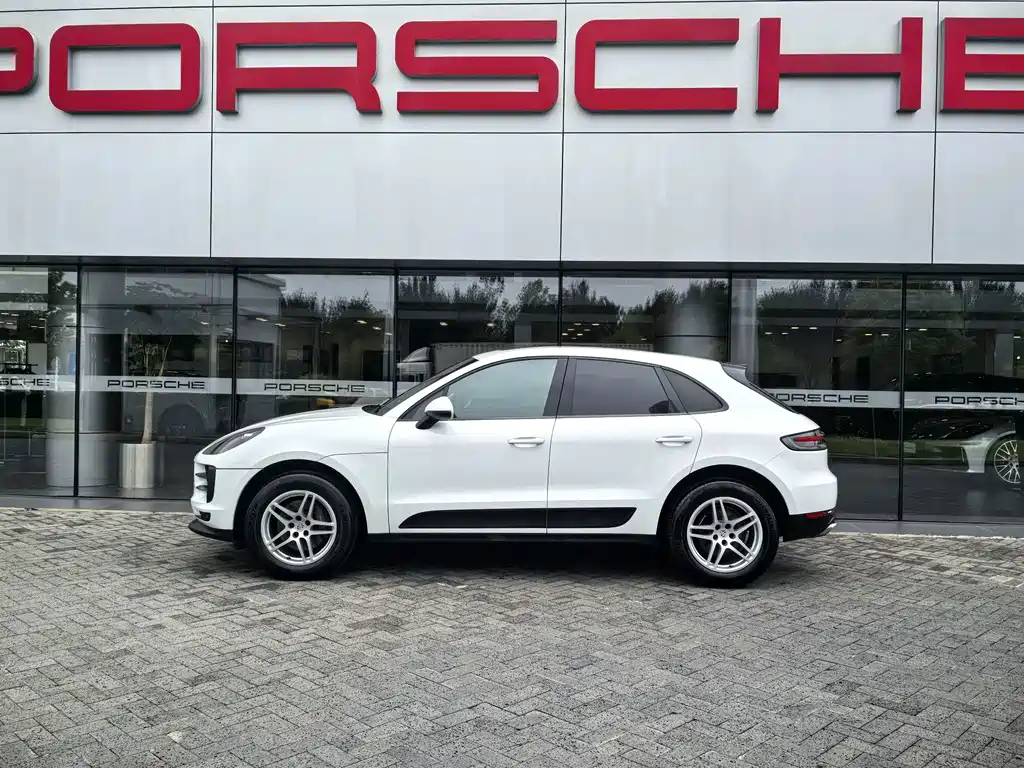 Porsche Macan — миниатюра 3