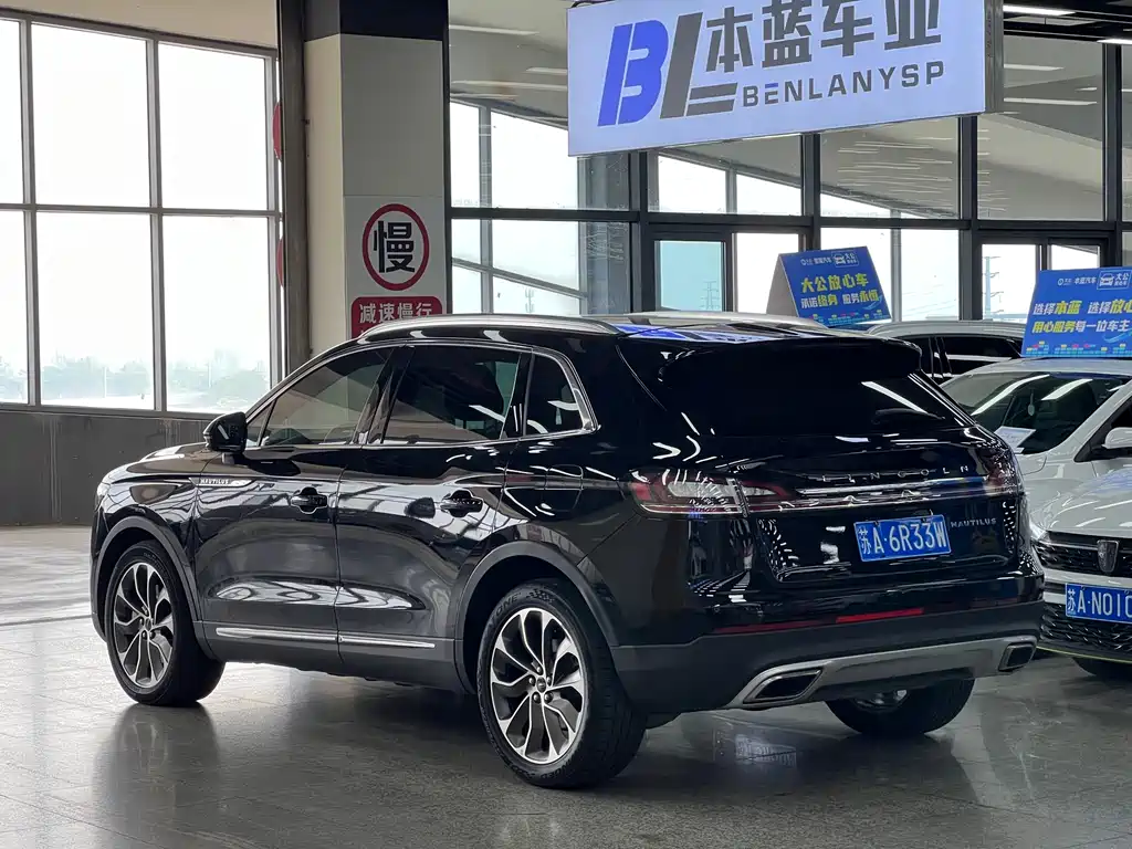 Lincoln Nautilus 2021 2.0T Premium