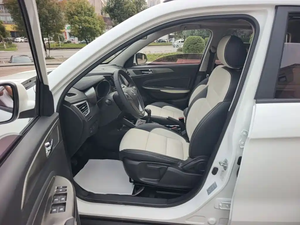 Changan CS35 — миниатюра 15