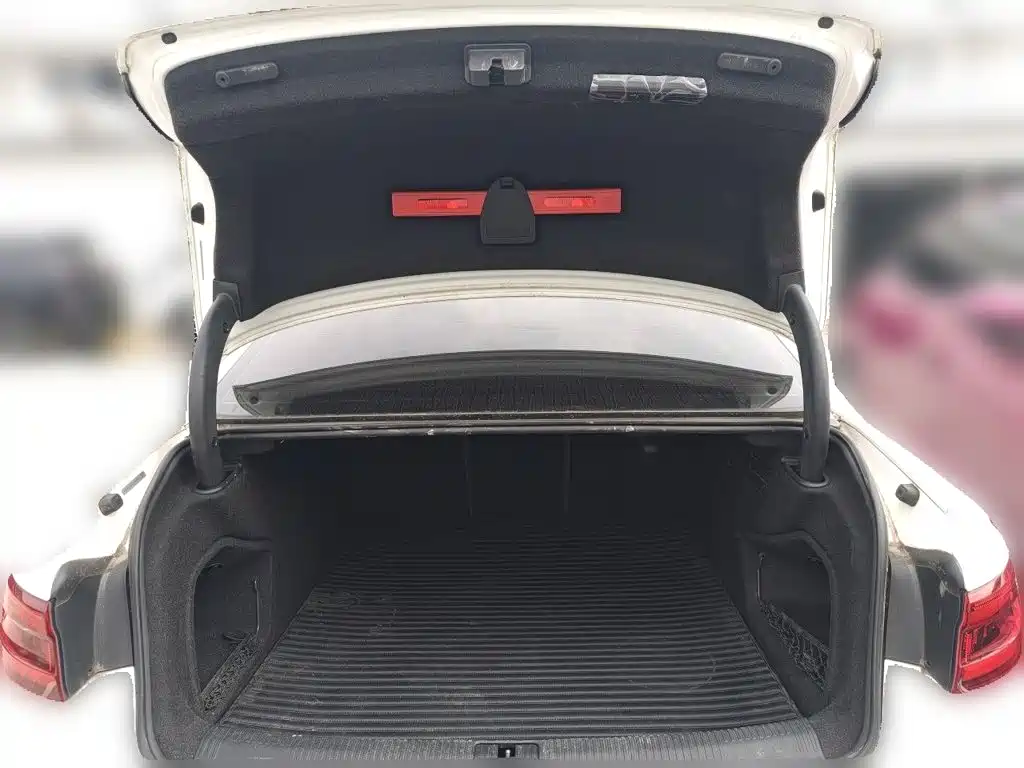 Audi A4L — миниатюра 15