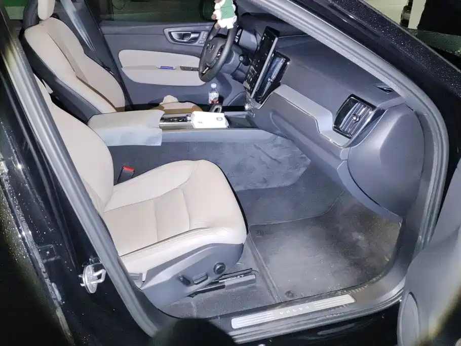 Volvo XC60 — миниатюра 8
