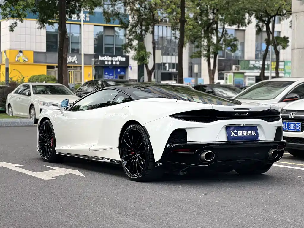 McLaren GT — миниатюра 9