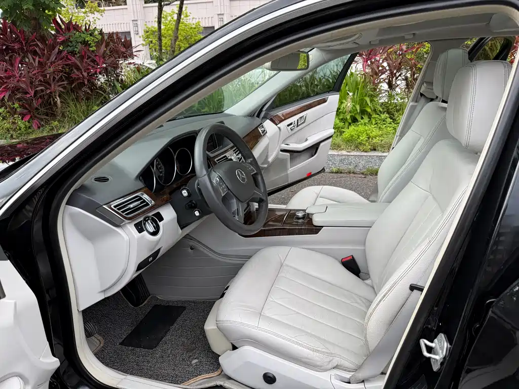 Mercedes-Benz E-Class E 2013 E 260 L CGI