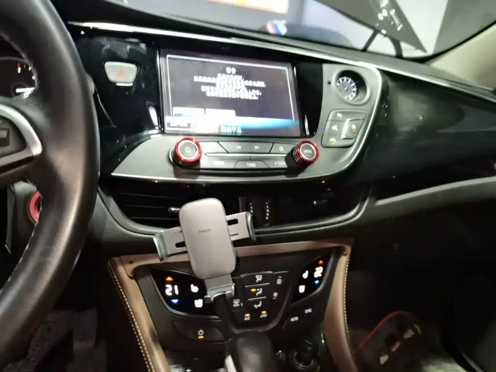 Buick Envision Plus — миниатюра 13