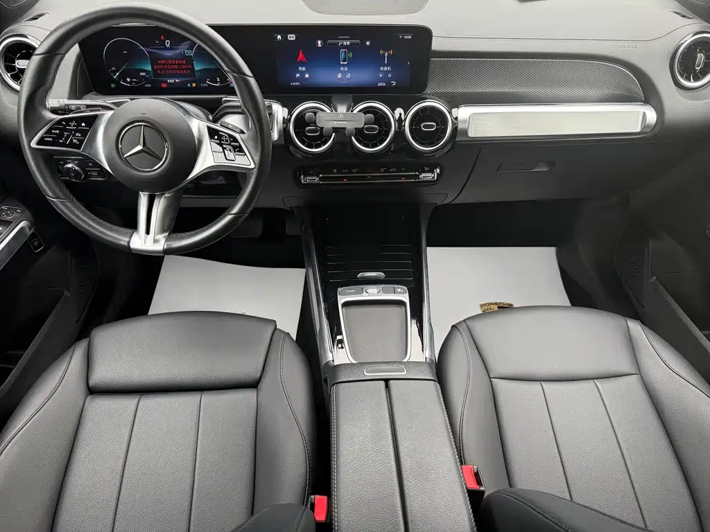 Mercedes-Benz GLB — миниатюра 17