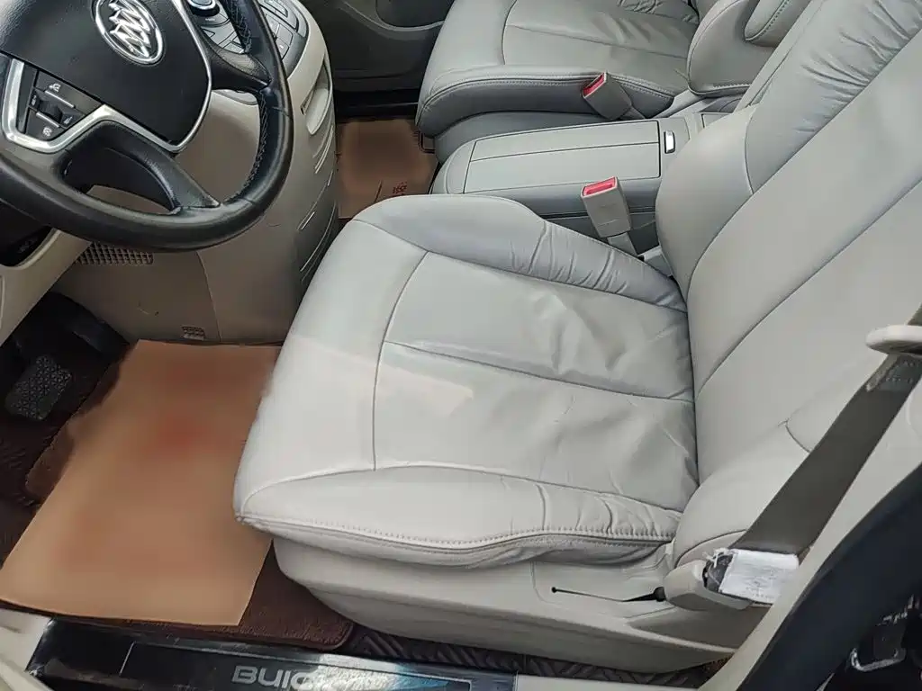 Buick GL8 — миниатюра 9