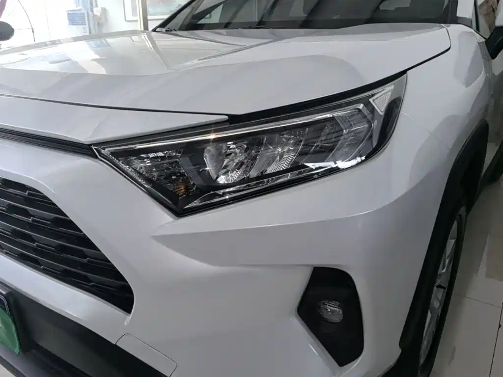 Toyota RAV4 — миниатюра 24