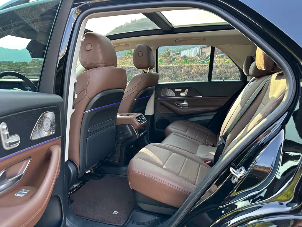 Mercedes-Benz GLE (Import) — миниатюра 10
