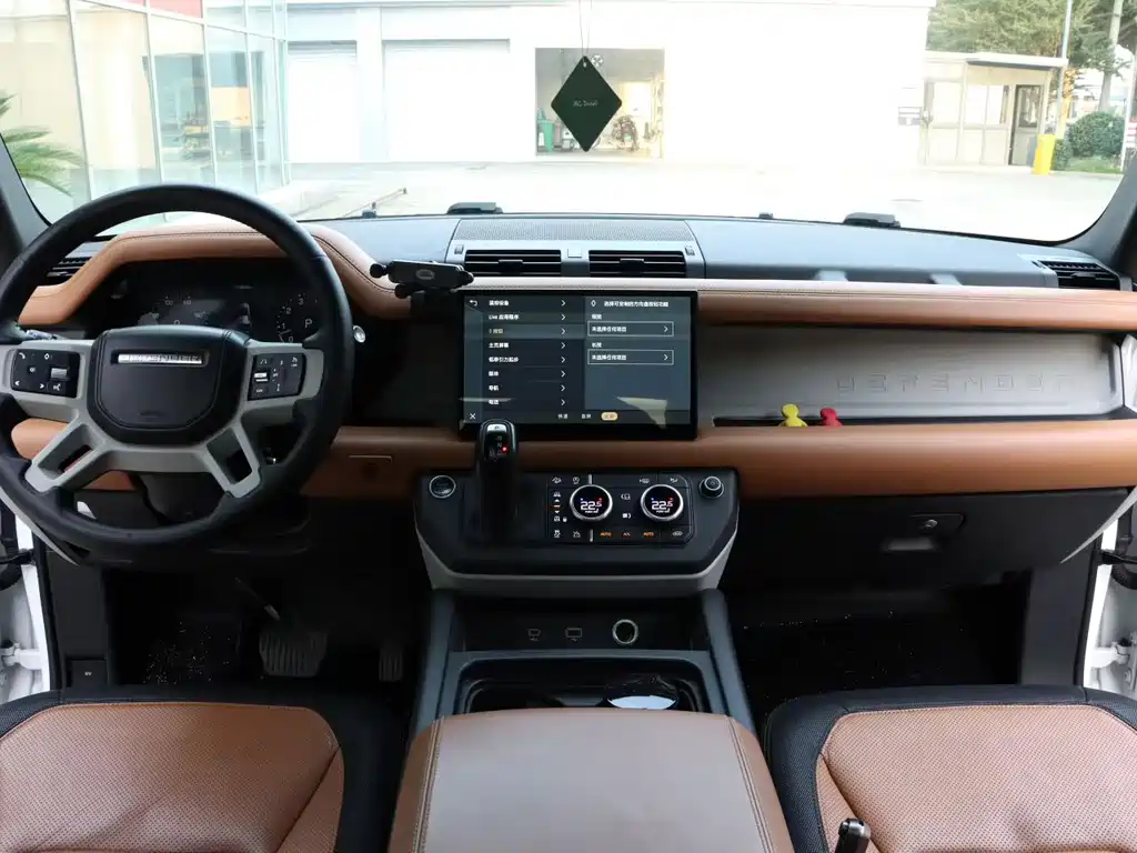 Land Rover Defender — миниатюра 7