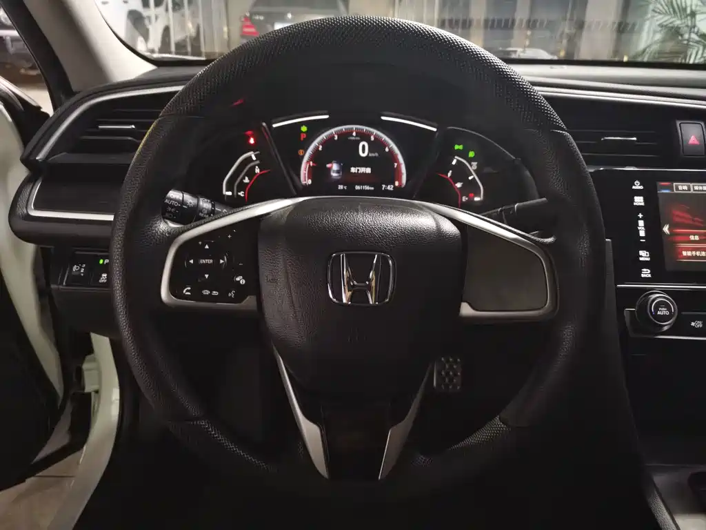 Honda Civic — миниатюра 12