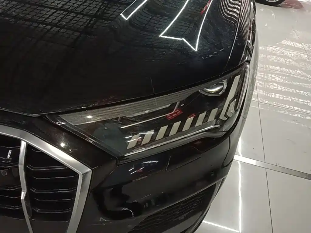 Audi Q7 — миниатюра 24