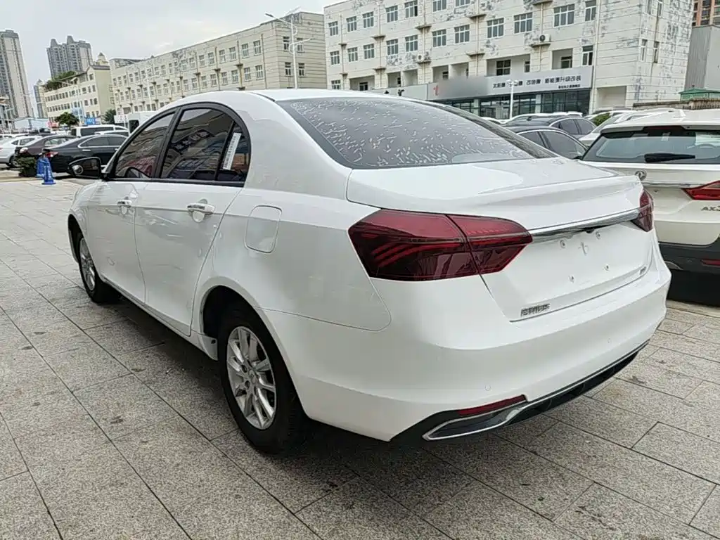Geely Emgrand — миниатюра 5