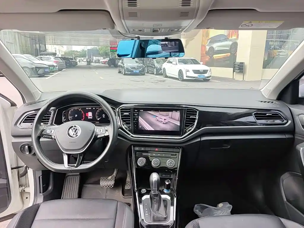 Volkswagen T-Roc — миниатюра 14
