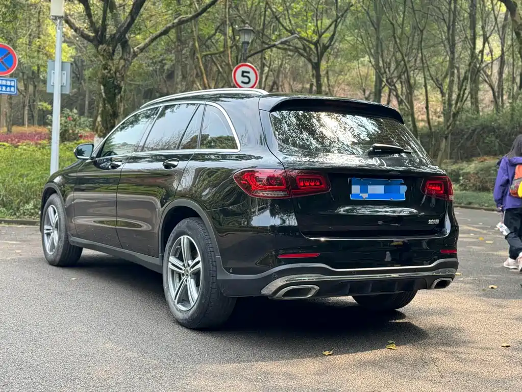 MERCEDES-BENZ GLC