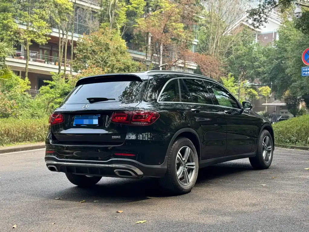 MERCEDES-BENZ GLC
