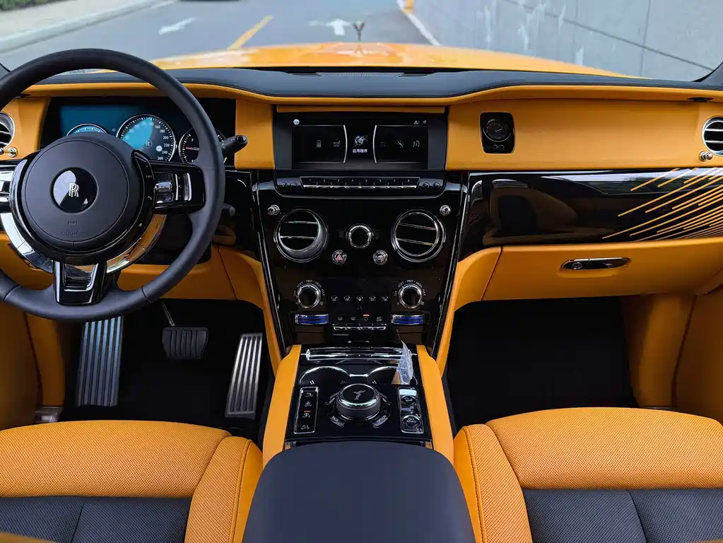 Rolls-Royce Cullinan — миниатюра 4