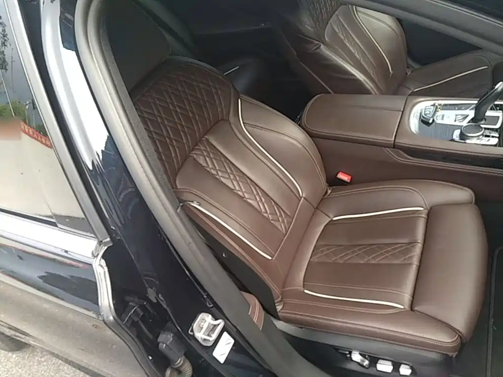 BMW 7 Series — миниатюра 25