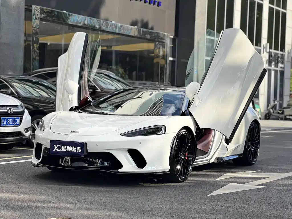McLaren GT — миниатюра 5